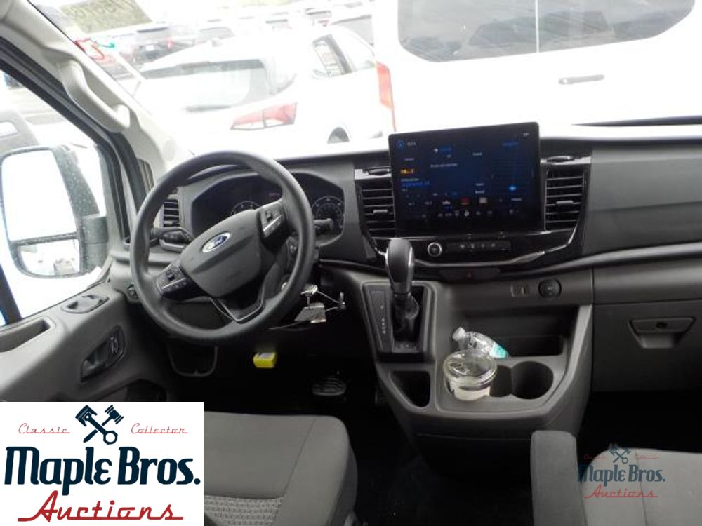 2024 Ford Transit Passenger Wagon XLT