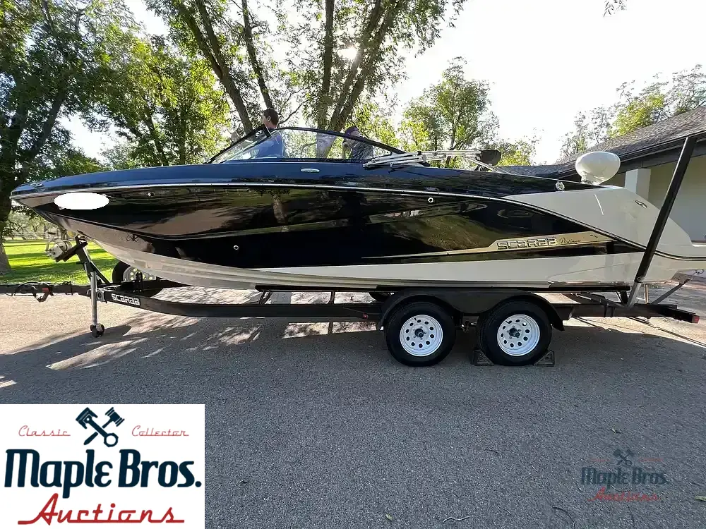 2017 Scarab 255 SE Platinum