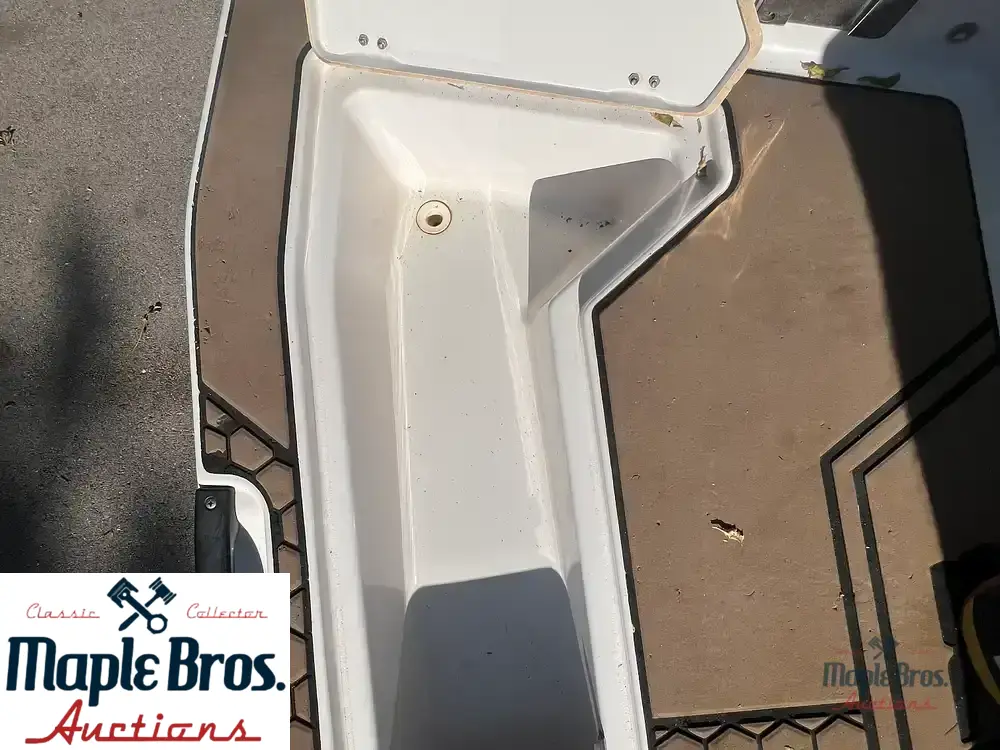 2017 Scarab 255 SE Platinum