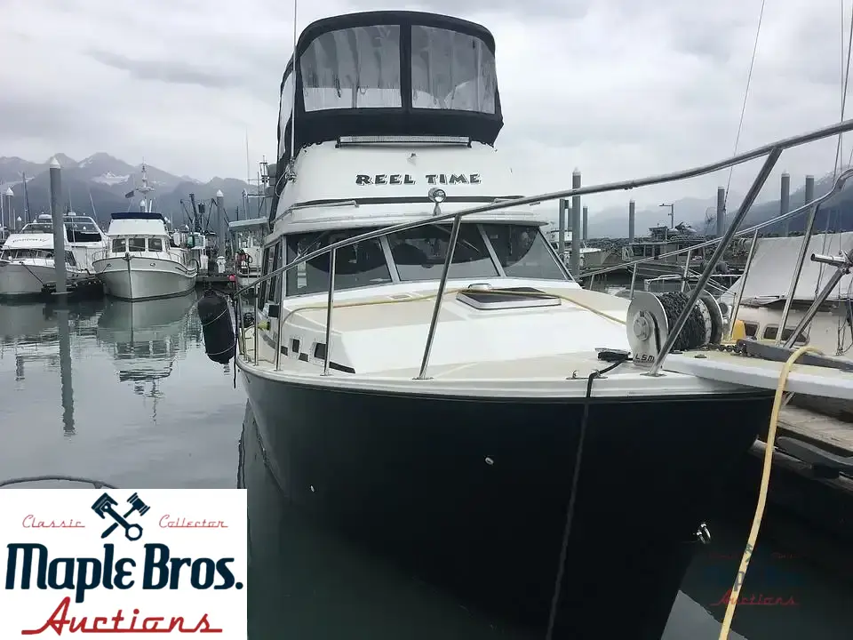 1983 Bayliner 3288 MY
