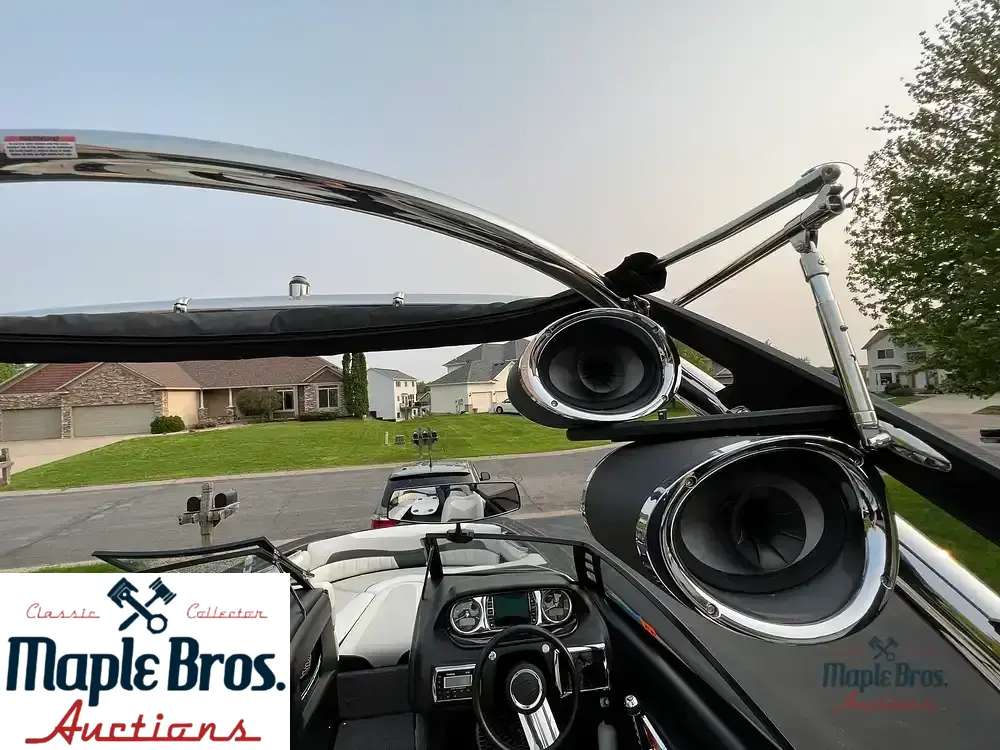 2013 Malibu Wakesetter 22 MXZ