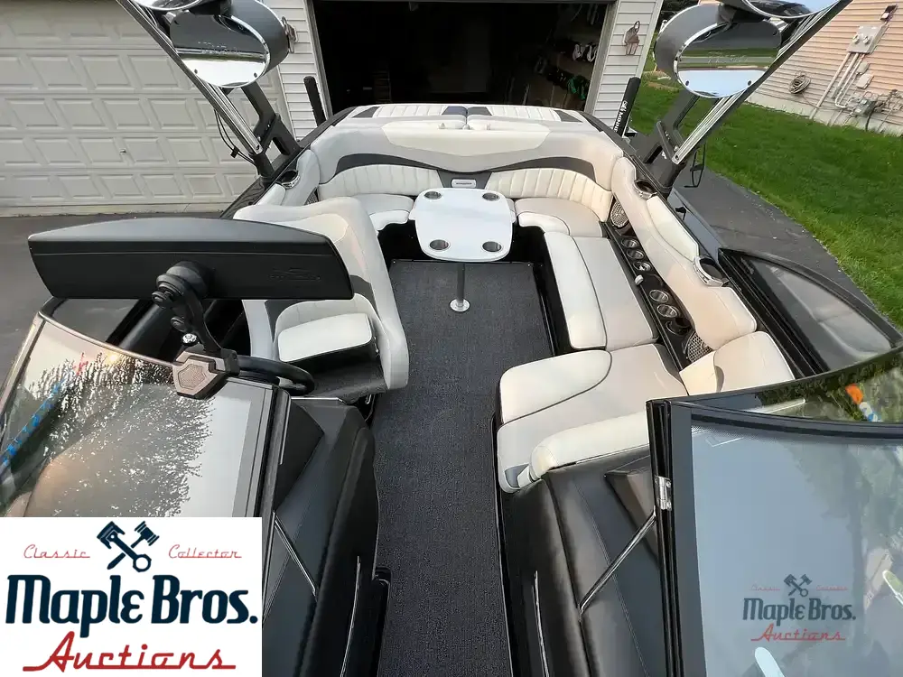 2013 Malibu Wakesetter 22 MXZ