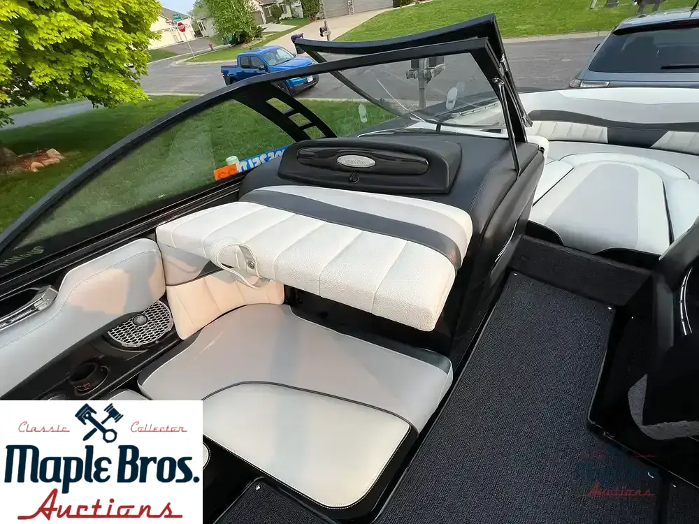 2013 Malibu Wakesetter 22 MXZ