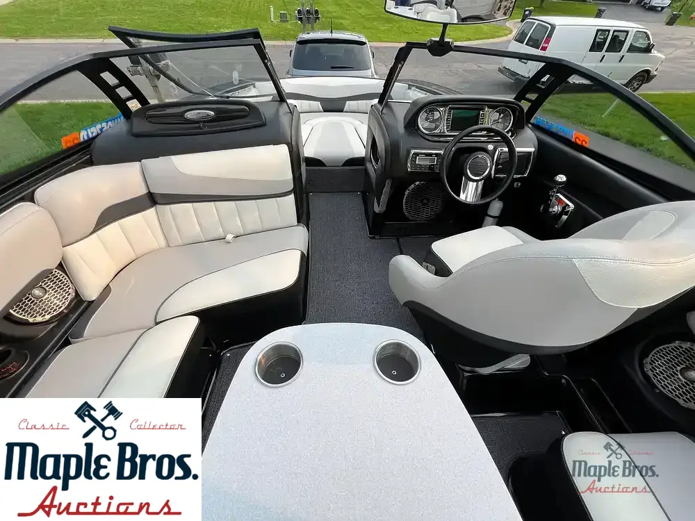 2013 Malibu Wakesetter 22 MXZ