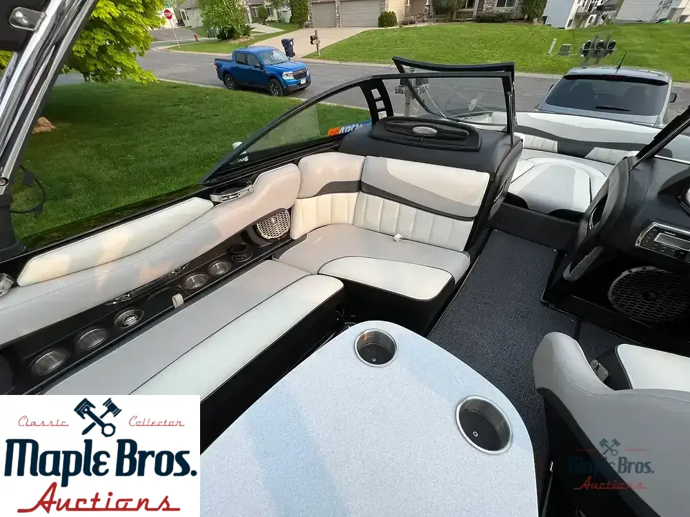 2013 Malibu Wakesetter 22 MXZ