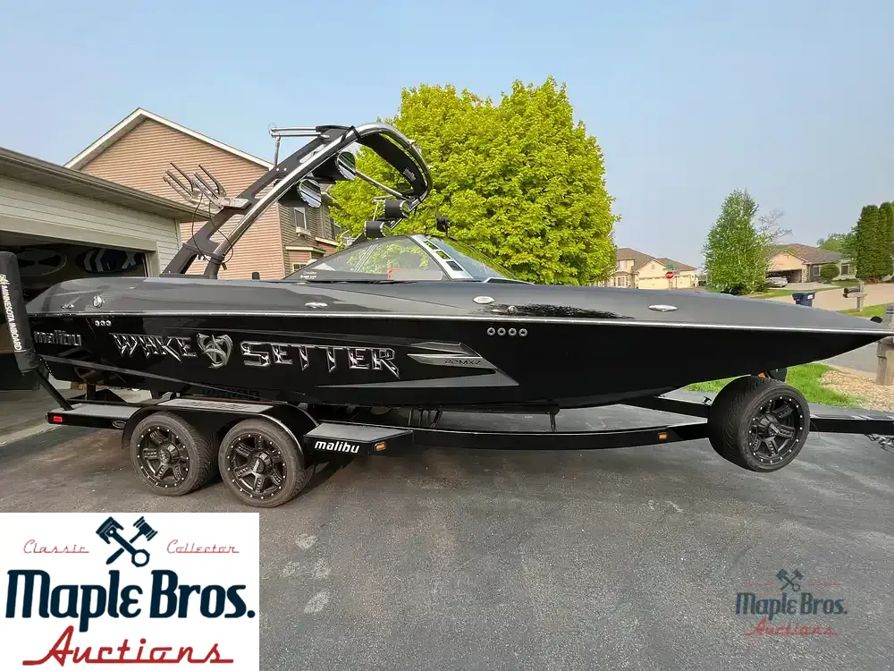 2013 Malibu Wakesetter 22 MXZ