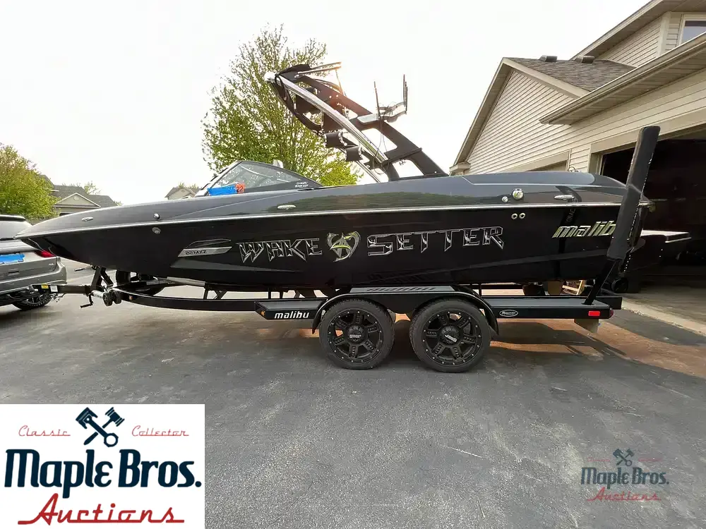 2013 Malibu Wakesetter 22 MXZ