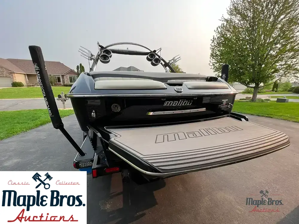 2013 Malibu Wakesetter 22 MXZ