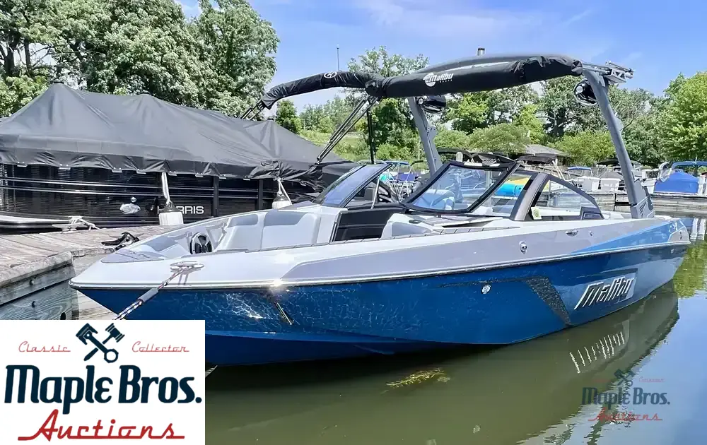 2021 Malibu 22 LSV