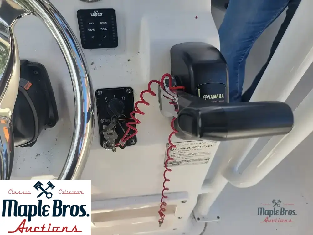 2017 Robalo R222