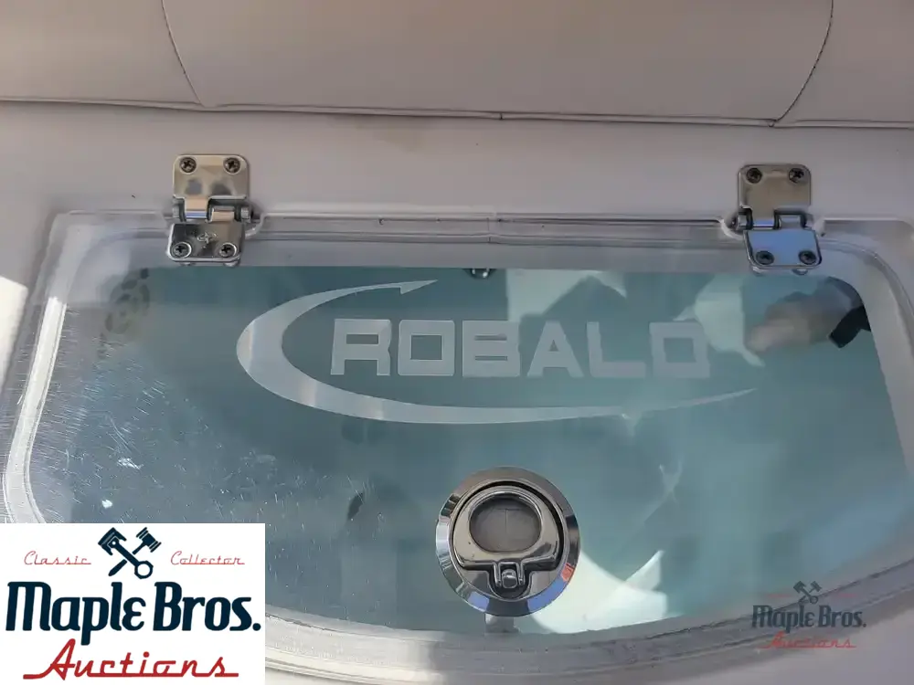 2017 Robalo R222