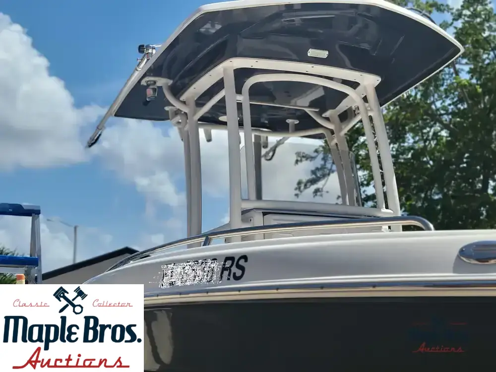 2017 Robalo R222