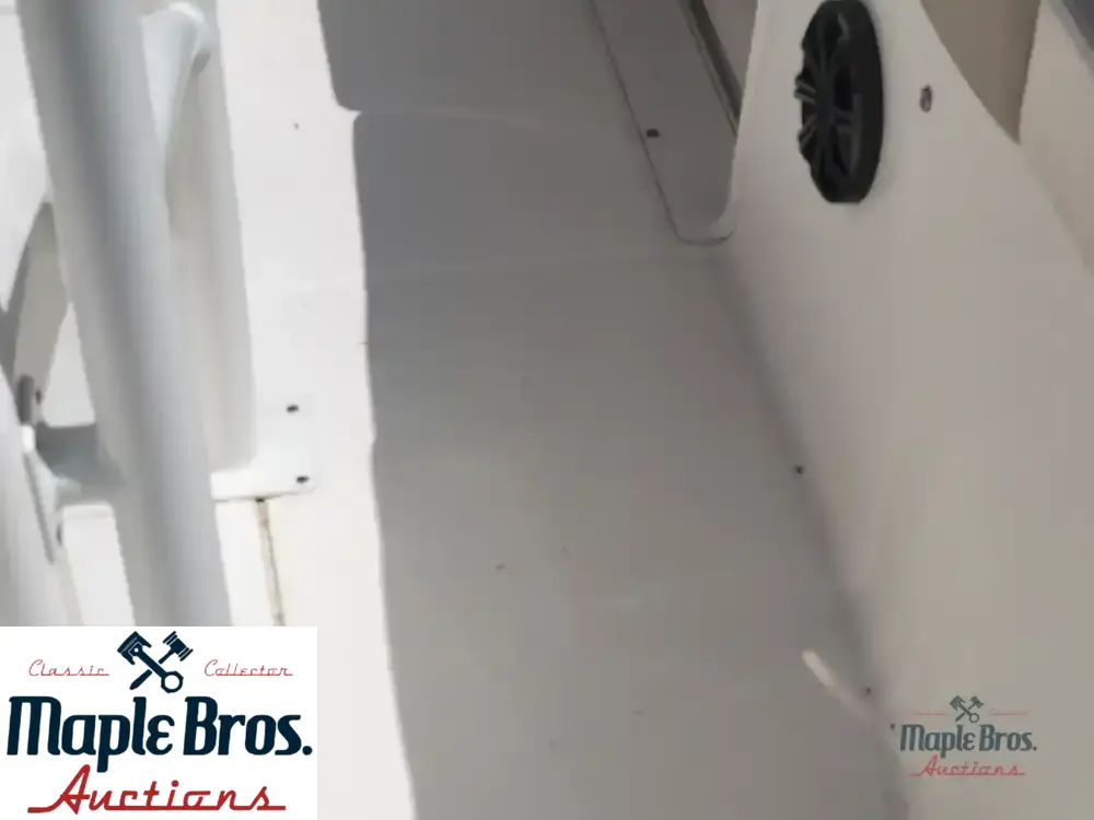 2017 Robalo R222
