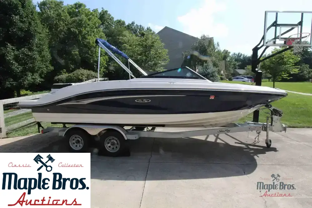 2021 Sea Ray SPX 210