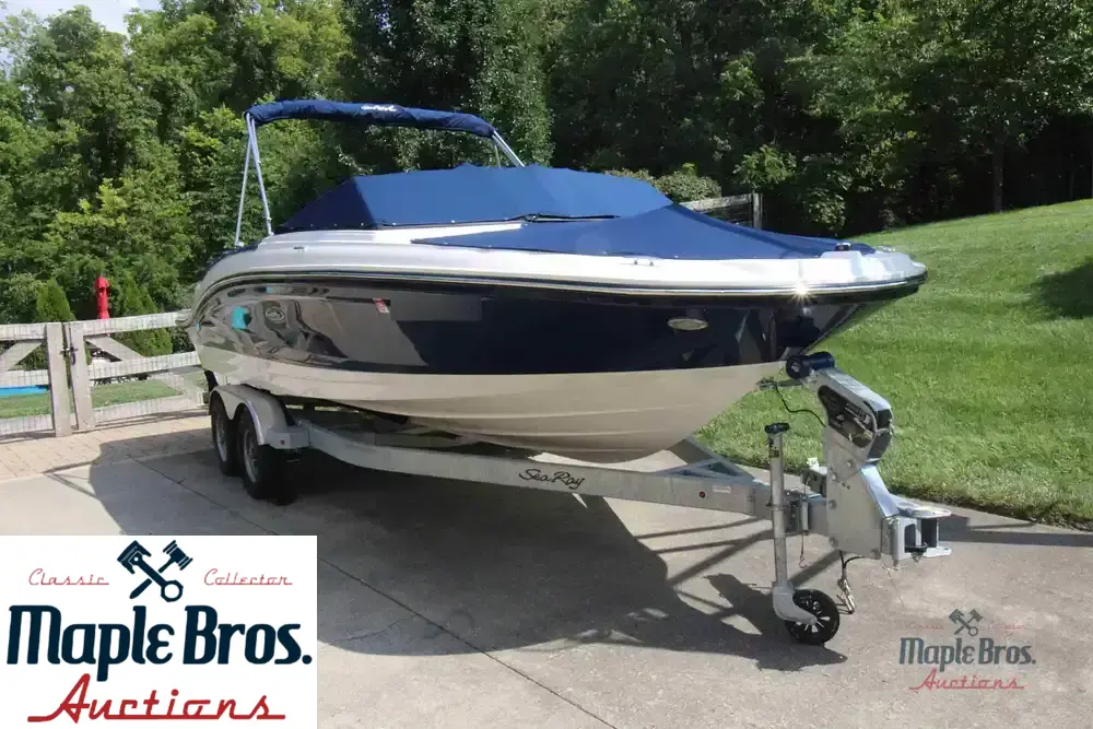 2021 Sea Ray SPX 210