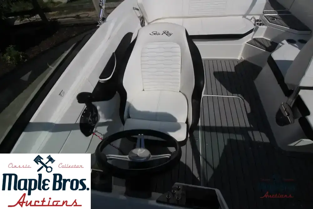 2021 Sea Ray SPX 210