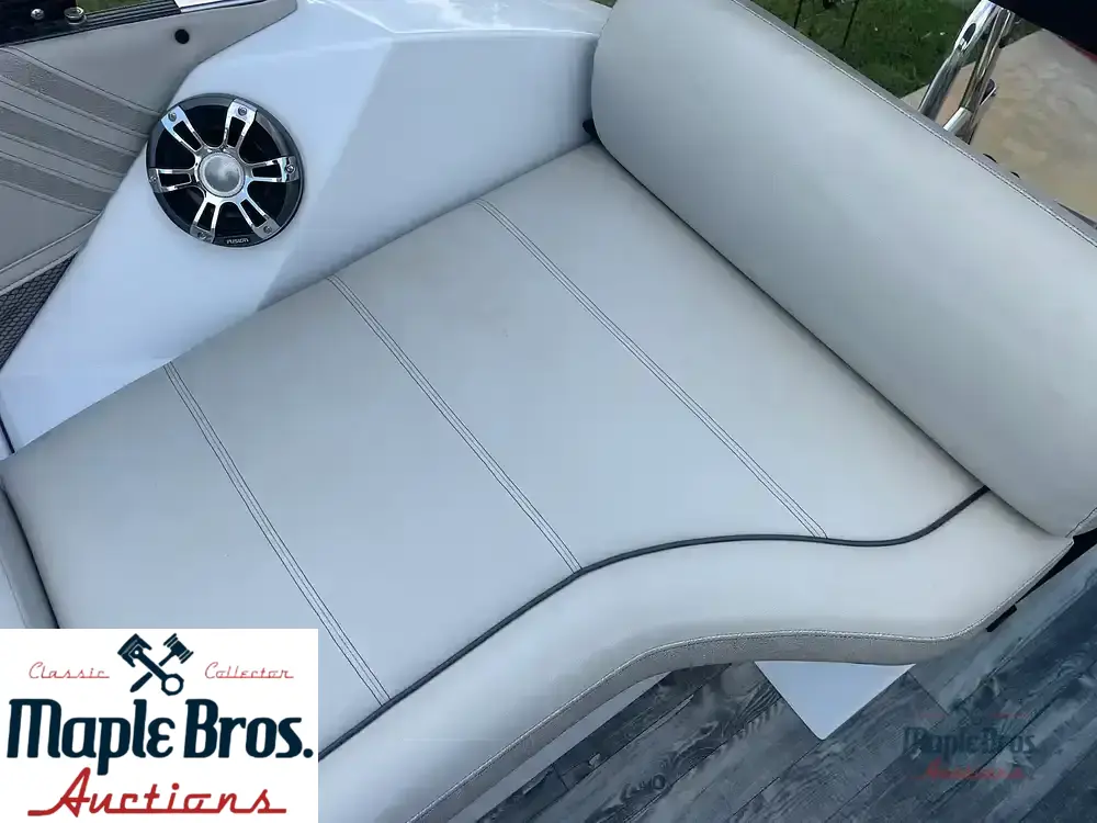 2019 Crest Caribbean 250 SLRC
