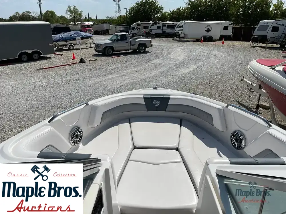 2021 Chaparral 21 Surf
