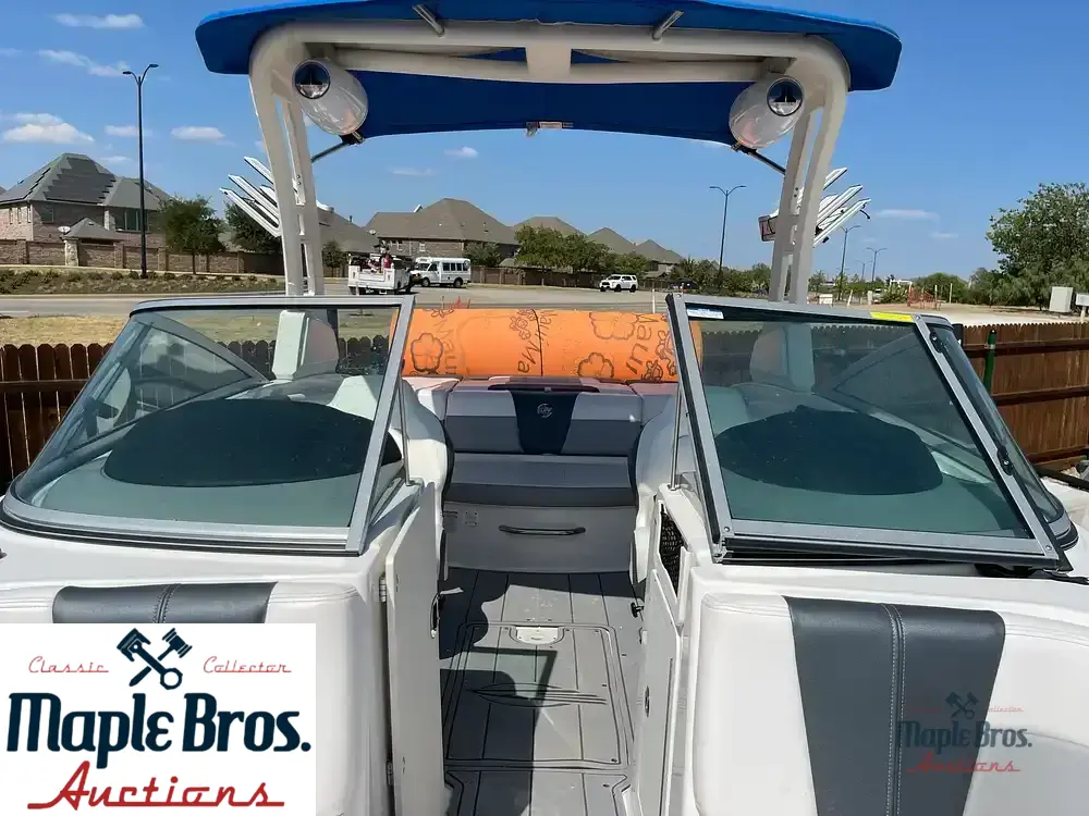2021 Chaparral 21 Surf