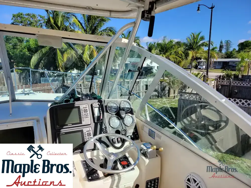 1999 Pursuit 3000 Express