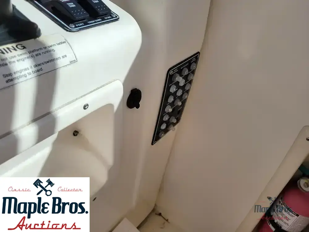 1999 Pursuit 3000 Express