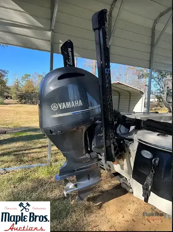 2021 NauticStar 215 XTS Shallow Bay