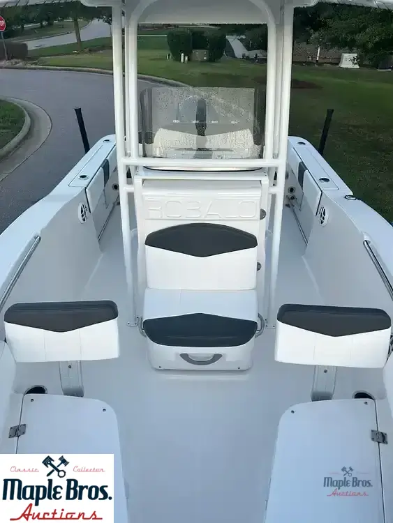 2022 Robalo R200