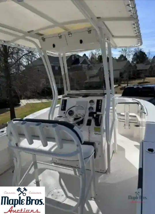 2022 Robalo R200