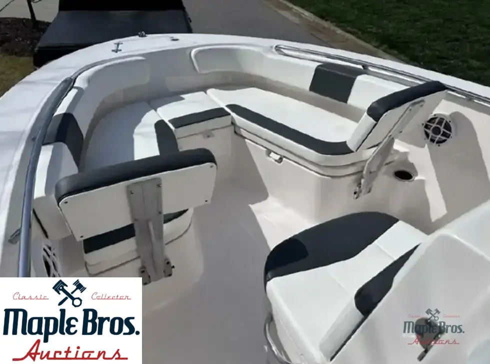 2022 Robalo R200