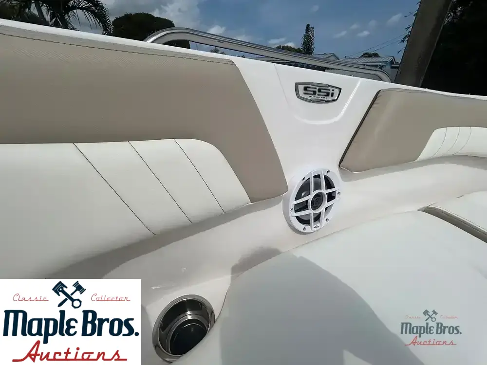 2022 Chaparral 23 SSi OB