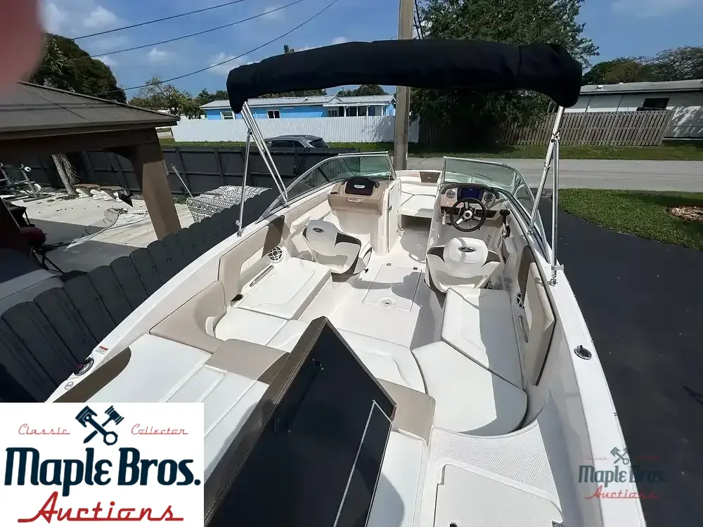 2022 Chaparral 23 SSi OB