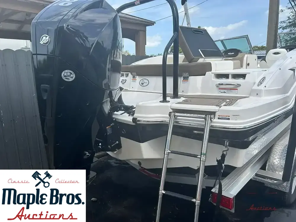 2022 Chaparral 23 SSi OB