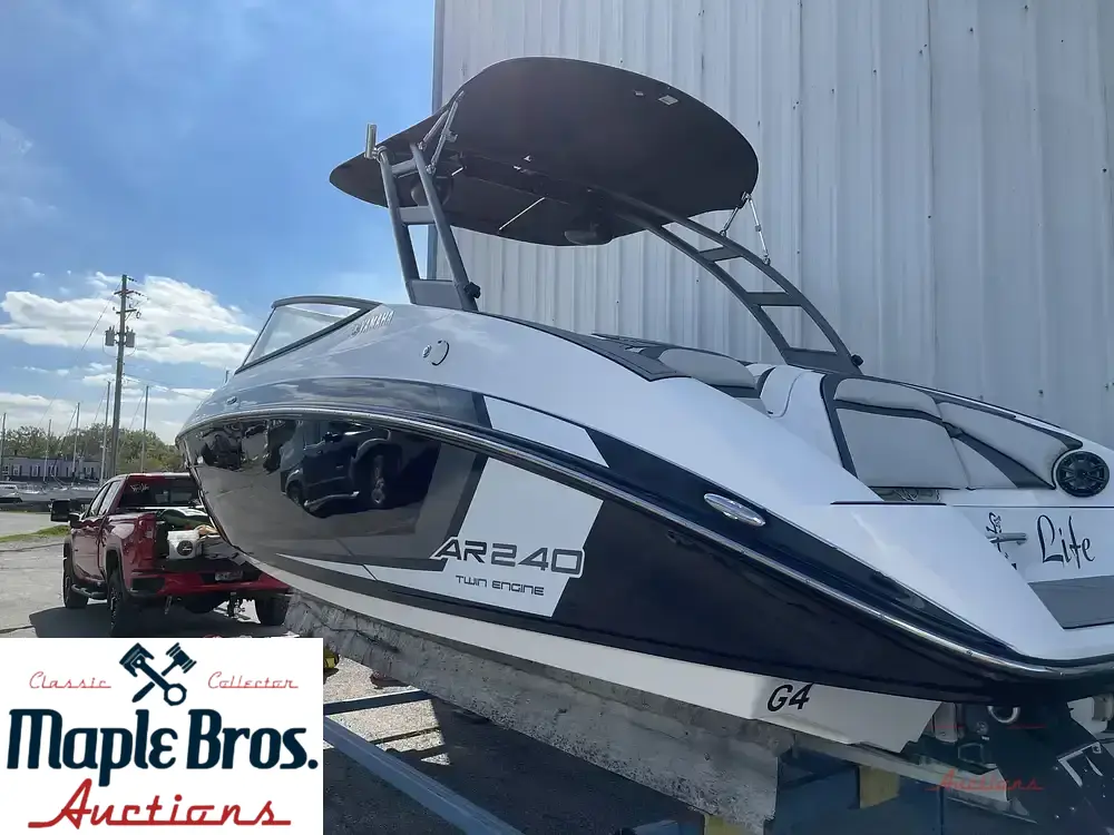 2018 Yamaha AR 240