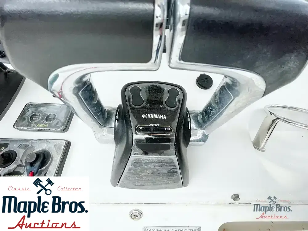 2013 Robalo R260