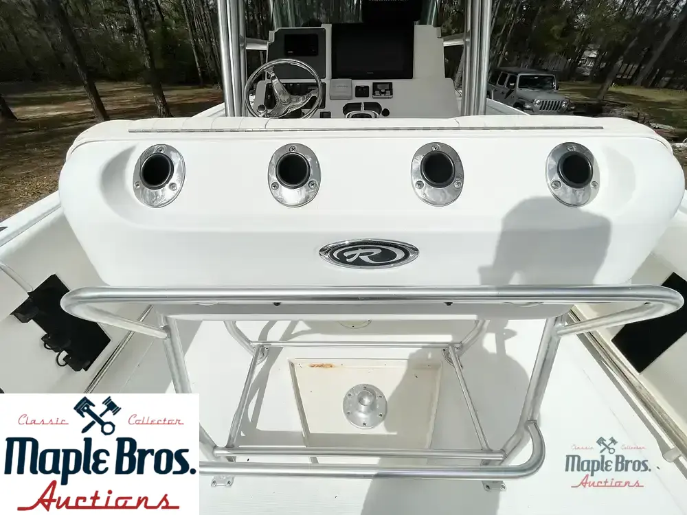 2013 Robalo R260