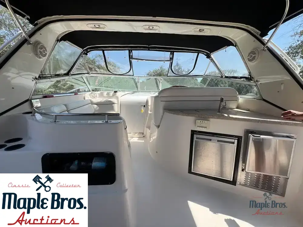 2005 Rinker 342 Fiesta Vee