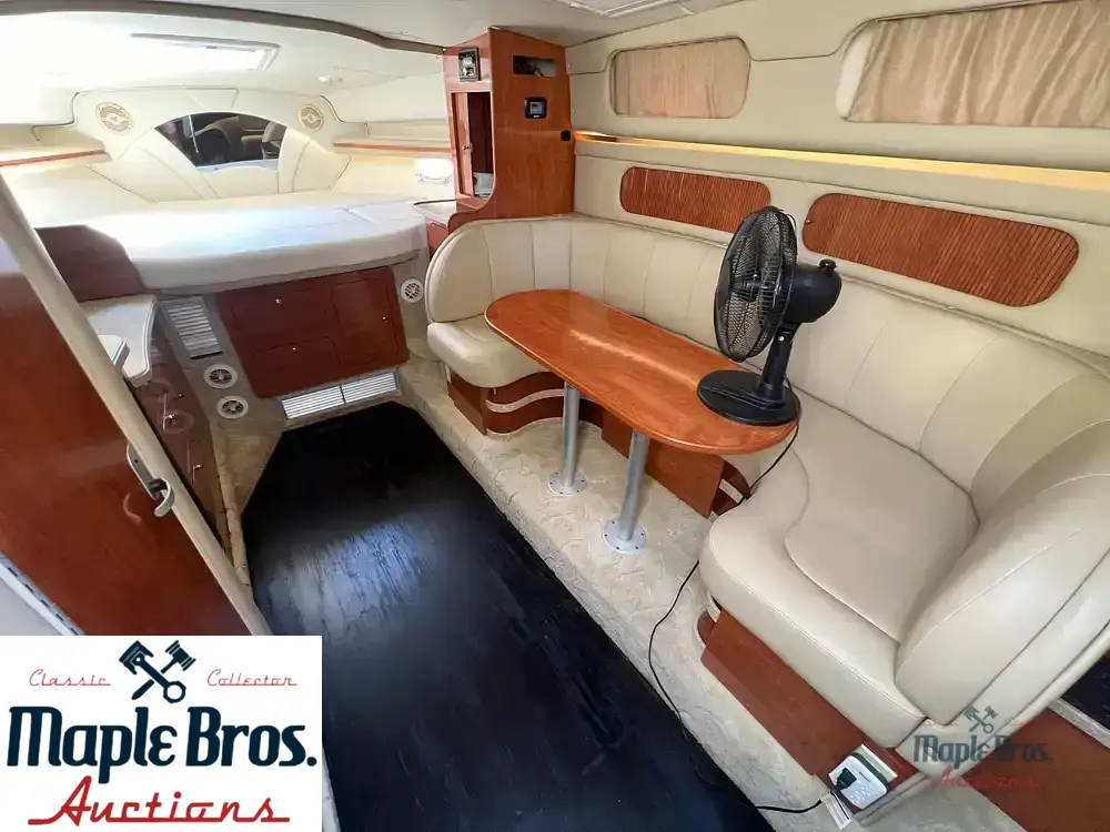 2005 Rinker 342 Fiesta Vee