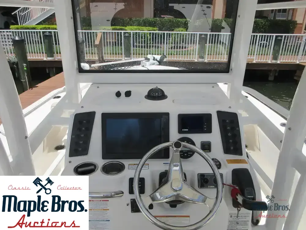 2018 Robalo 246 Cayman SD