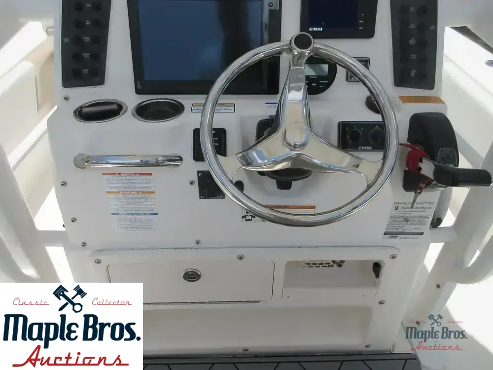 2018 Robalo 246 Cayman SD