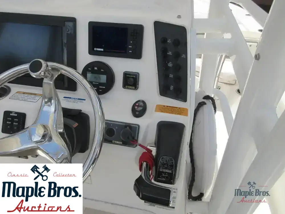 2018 Robalo 246 Cayman SD