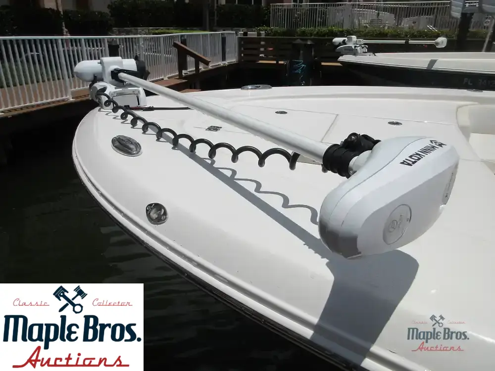 2018 Robalo 246 Cayman SD