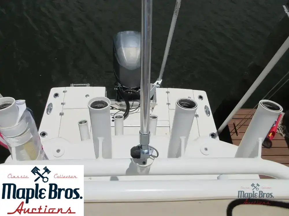 2018 Robalo 246 Cayman SD