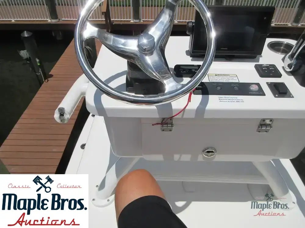 2018 Robalo 246 Cayman SD