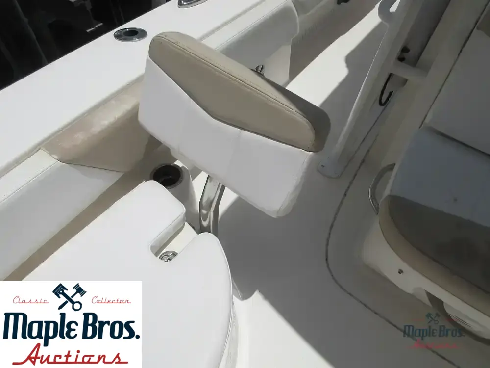 2018 Robalo 246 Cayman SD