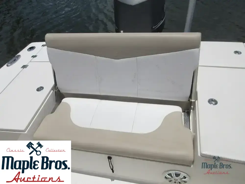 2018 Robalo 246 Cayman SD