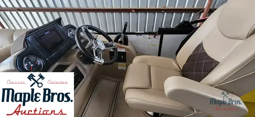 2021 SunCatcher Elite 322C Saltwater Series