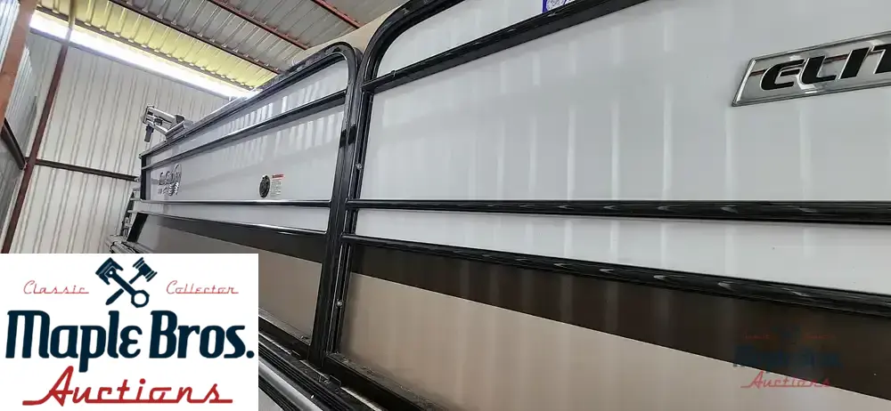 2021 SunCatcher Elite 322C Saltwater Series