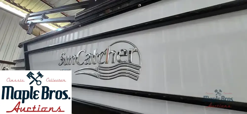 2021 SunCatcher Elite 322C Saltwater Series