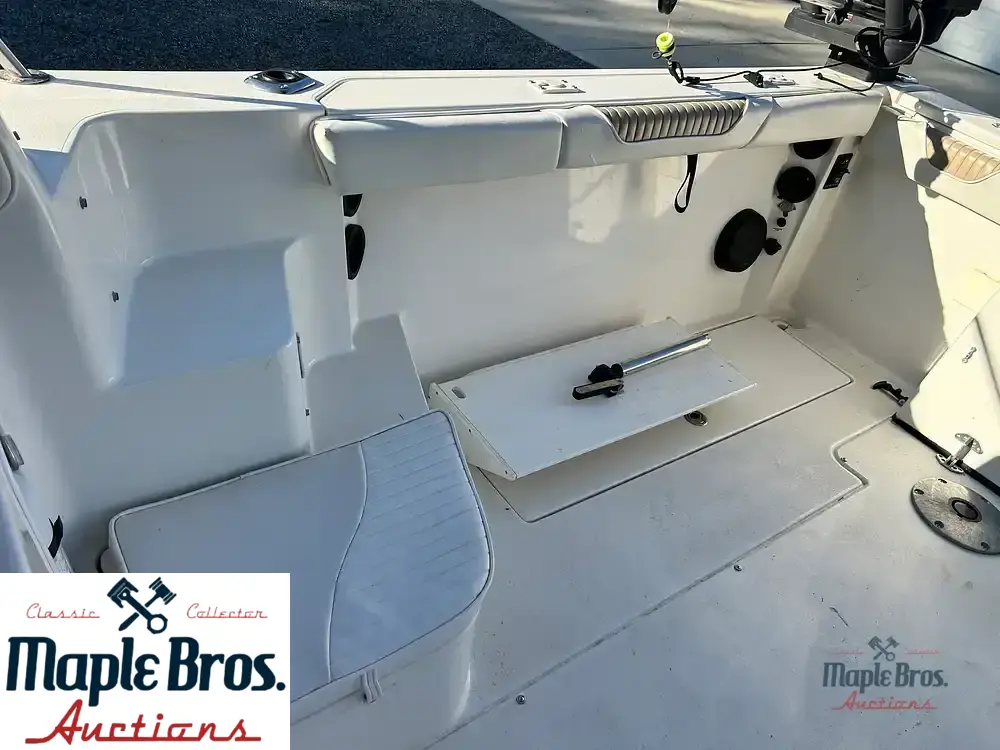 2005 Seaswirl Striper 2601 WA