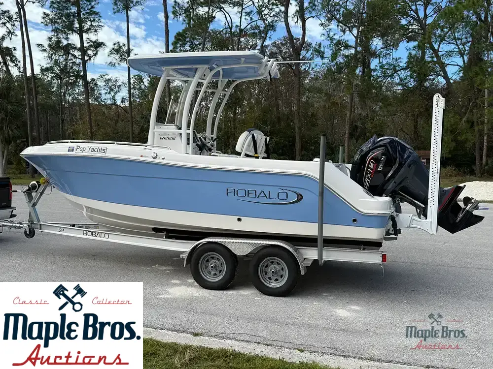 2023 Robalo R222 Explorer